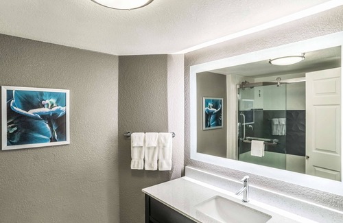 Phoenix Hotel | Enjoy Complimentary Breakfast from the Comfort of a Spacious Room