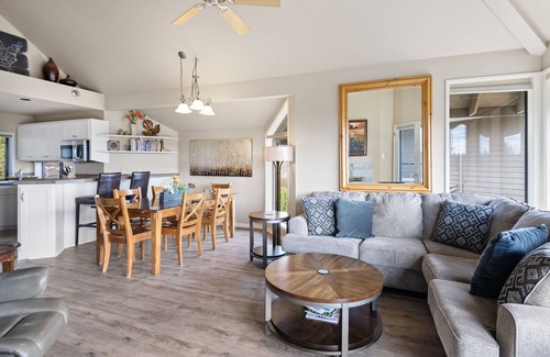 Century West Condo | Enjoy Deschutes River Views from Beautiful 3-Bedroom Mt. Bachelor Village Condo!