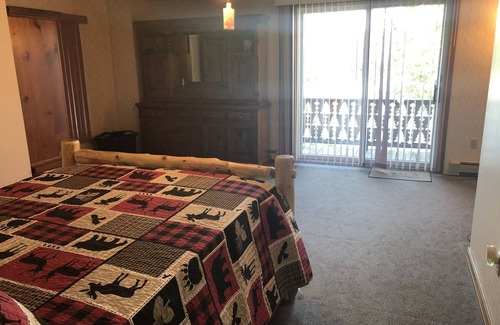 Abbot House | Enjoy Direct snowmobile access and ice fishing on Piper Pond. Maines #1 town
