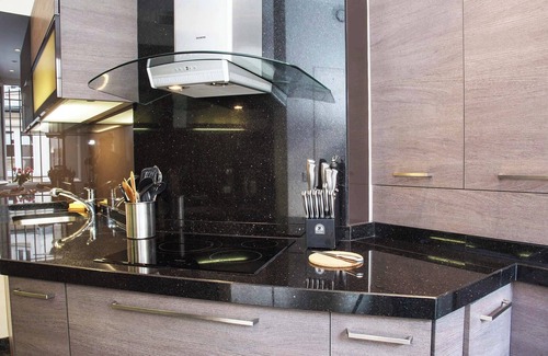 Quartier du Gros-Caillou Apartment | Enjoy Eiffel Tower Sparkle in Grand Style!