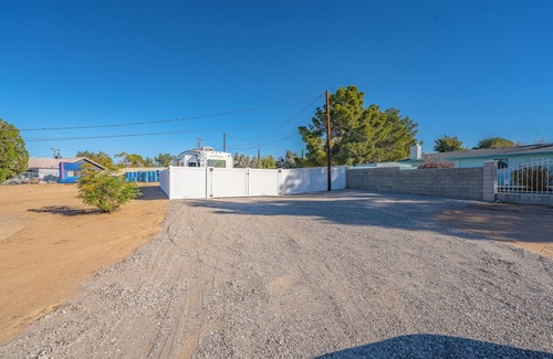 Victorville House | ENJOY GLAMPING? Stay in this Luxurious, & Comfortable RV on a private gated land