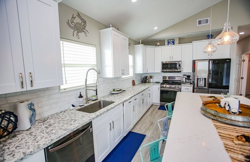 Cedar Lane House | Enjoy Gulf Views on the ICW with Great fishing!