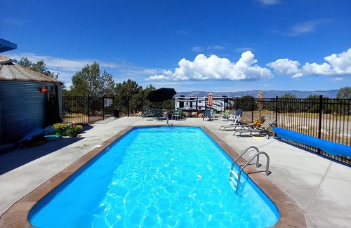 Spring City Apartment | Enjoy High Desert Charm in this Cozy Studio w/Balcony -Pool-Snowmobiling-Hiking