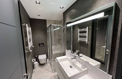 Kagithane Apartment | ★ Enjoy Istanbul at New Luxury w/3BR+2BA Apartment
