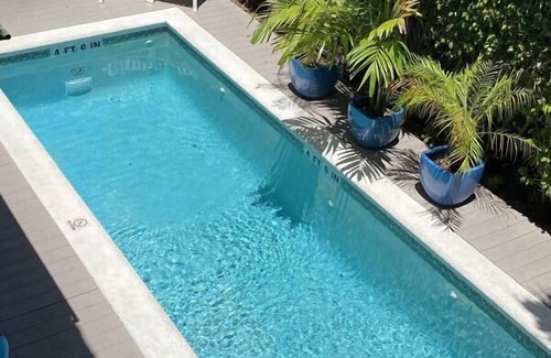 Uptown - Upper Duval House | Enjoy Kew Wests Historic Old Town! Beach Access, Onsite Bar, Short Walk to Duval