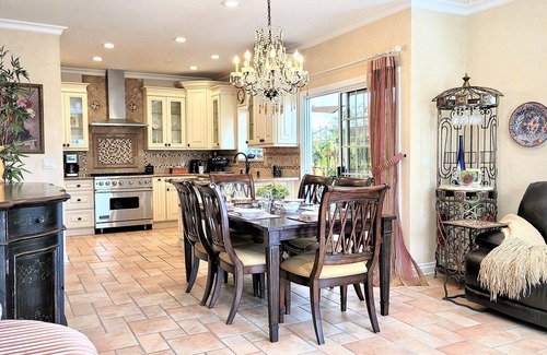 Mid-City House | Enjoy luxurious, unique home in prime Santa Monica at a great intro price.