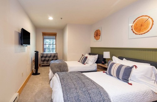 Mountain Village Cabin | Enjoy mountain views & luxury-slope side retreat nestled in Mtn Village, CO.