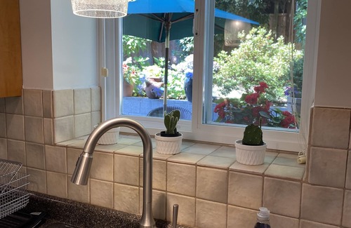 Blueridge House | Enjoy Nature in this Spacious & Clean suite in Beautiful Blueridge