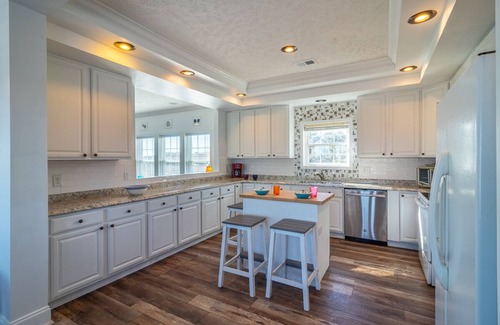 Corolla House | Enjoy ocean views from the crow's nest at Shaka Shack!