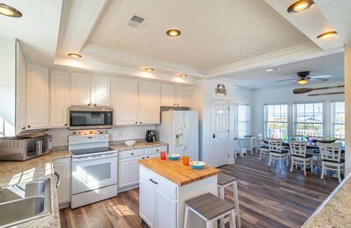 Corolla House | Enjoy ocean views from the crow's nest at Shaka Shack!