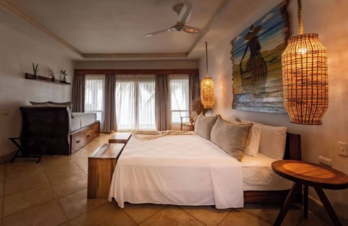 Little Corn Island Hotel | Enjoy Paradise Beach at Charming Tropical Villa in Little Corn Island, Pool