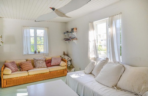 Anholt House | Enjoy peace and quiet in this large vacation home on the island of Anholt.