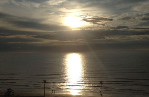 Centro Apartment | Enjoy Peruíbe with the most wonderful view of the coast