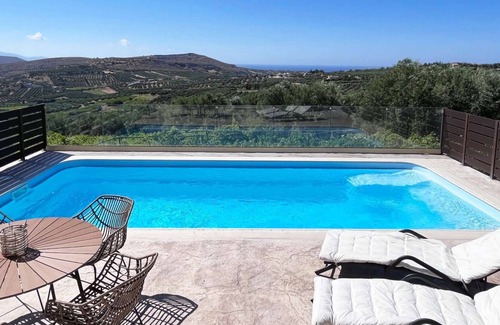 Episkopi Villa | Enjoy Romance and Sunsets at Villa Dionysos