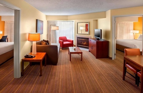 Bethlehem Hotel | Enjoy SteelStacks & Sands Casino from a Cozy Suite w/Complimentary Breakfast!