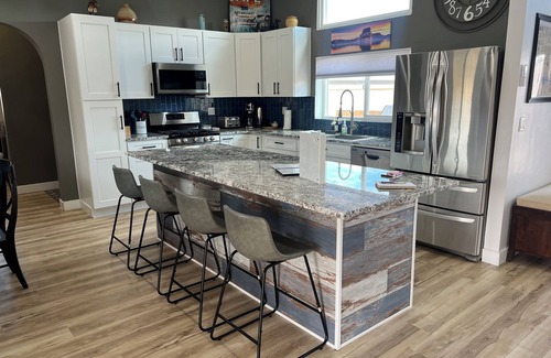 Greenehaven House | Enjoy stunning Lake Powell views from your deck—relax, unwind, and explore!