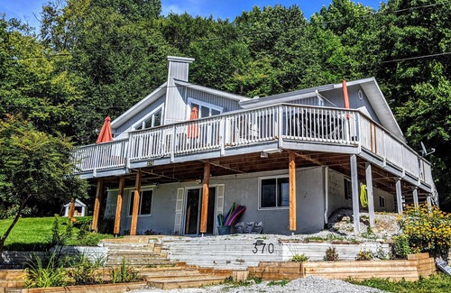 Lac Sainte-Marie House | Enjoy Summer at Modern, Relaxing Family Cottage with water access to Lac Heney