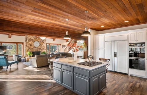 Forestville House | Enjoy Summer relaxing in hot tub, pool & by the outdoor firepit
