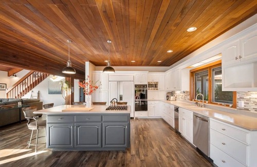 Forestville House | Enjoy Summer relaxing in hot tub, pool & by the outdoor firepit