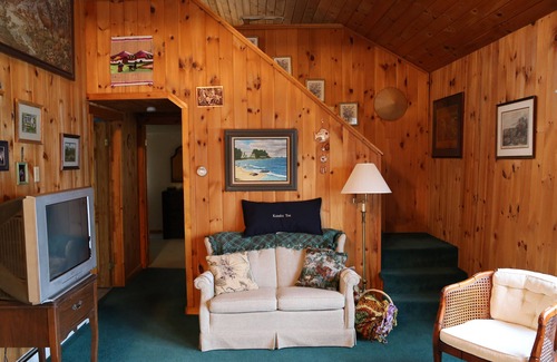 Winthrop House | Enjoy Sunset views on tranquil Dexter Pond