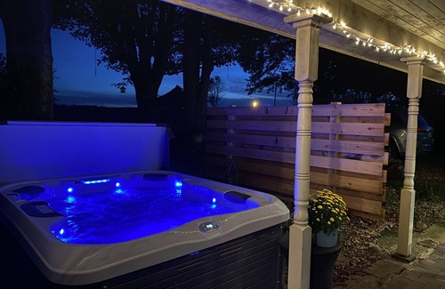 Deersville House | Enjoy Tappan Lake in 1860’s Victorian Home in quaint Deersville