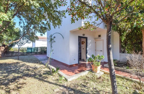Roseto Capo Spulico House | Enjoy the coastal region of Roseto Capo Spulico in this practical vacation home.