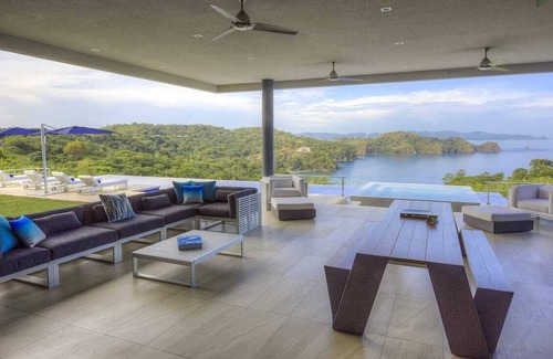 Papagayo Peninsula Villa | Enjoy the closseness from stunning beaches and lush nature trails!
