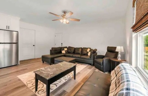 Moody Apartment | Enjoy the country views Unit B