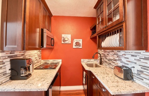 Newberg Apartment | Enjoy the downtown vibe at the Yamhill Flats: Suite 3
