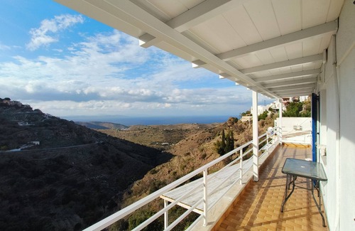 Ioulida Apartment | Enjoy the greek cycladic sunset from our balcony in Kea!
