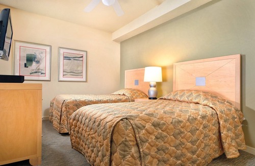 Seaside Gilbert District Resort | Enjoy the Historic Lewis and Clark trail!