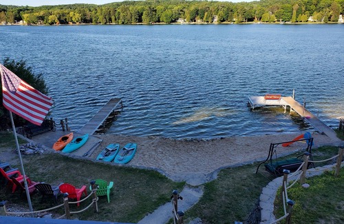 Central Lake House | Enjoy the lake, beach, colors, golf or slopes!By Bellaire,Charlevoix,Petoskey&TC