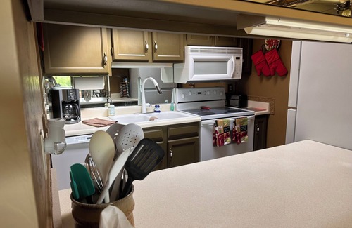 Desert Casitas Condo | Enjoy the Moon Rising over the Santa Rita Mountains. Property in Desert Casitas.