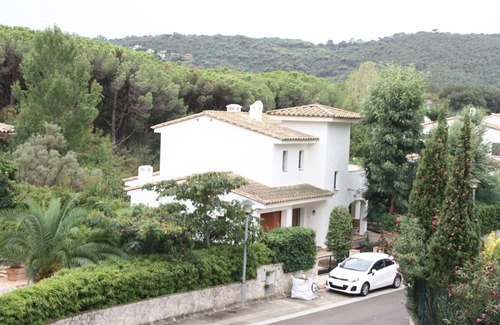 Calonge Villa | Enjoy the peace and comfort of home in a beautiful region
