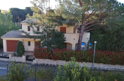 Calonge Villa | Enjoy the peace and comfort of home in a beautiful region
