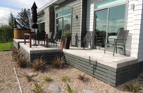 Ohaupo House | Enjoy the peace and harmony of Nz country. A sunny well appointed holiday appt.
