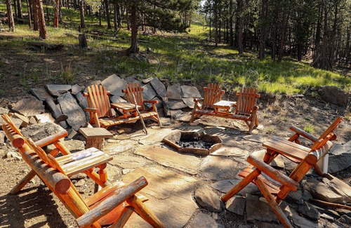 Custer Cabin | Enjoy the quiet at Hog Heaven