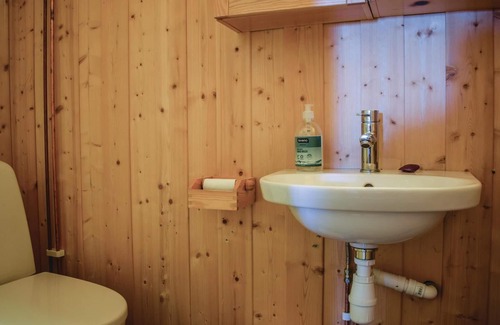 Kroderen House | Enjoy the real cabin feeling with a view of Krøderen and the mountains.