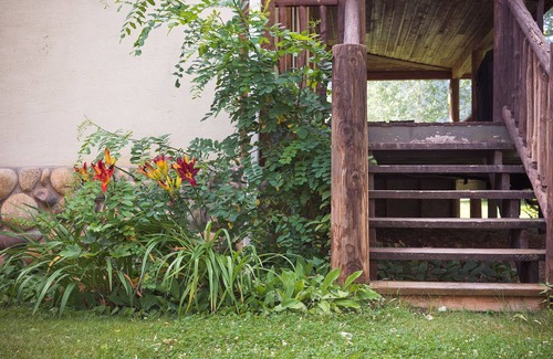 Northport House | Enjoy the rustic elegance of our beautiful 4 seasons lodge.
