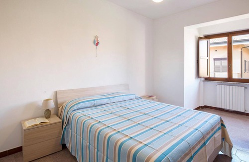 Pizzo Apartment | Enjoy the sea view from the balcony and relax in a quiet location near Pizzo.