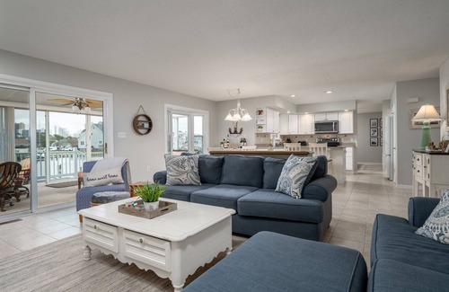 Little Salisbury House | Enjoy the serene beauty of coastal living in his spacious 4-bedroom home
