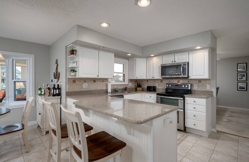 Little Salisbury House | Enjoy the serene beauty of coastal living in his spacious 4-bedroom home