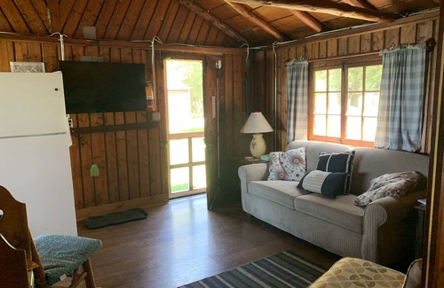 Port Hope Cottage | Enjoy the views at this Gorgeous Lakeside Get-away!