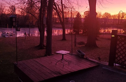 Brice Prairie House | Enjoy this 2 bedroom, 1 bath, cozy lake side house located on Lake Onalaska.