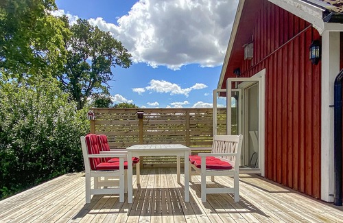 Valdemarsvik Municipality House | Enjoy this charming holiday home and the archipelago right on your doorstep.