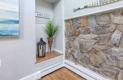 Cape Neddick House | ENJOY THIS STUNNING HOME WHILE SOAKING UP THE SALTY MAINE AIR at Ocean Crush!