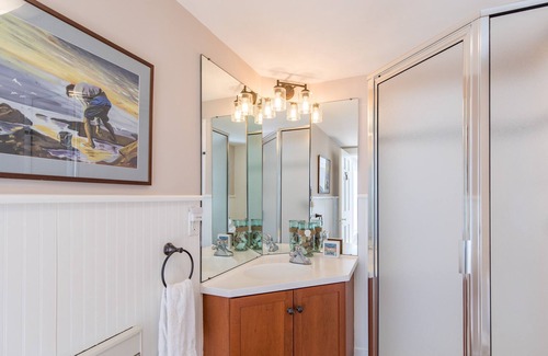 Cape Neddick House | ENJOY THIS STUNNING HOME WHILE SOAKING UP THE SALTY MAINE AIR at Ocean Crush!