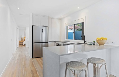 Mermaid Beach Apartment | Enjoy uninterrupted ocean views in this absolute beachside apartment.