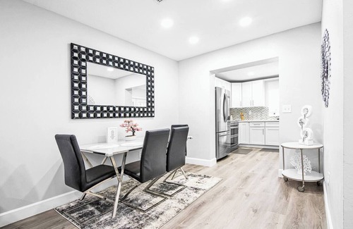 Hollywood House | Enjoy upscale experience at this centrally located luxury Home