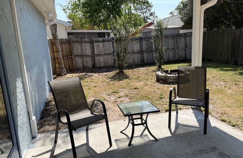 Oldsmar House | Enjoy vacation with the whole family at this peaceful renovated place to stay!